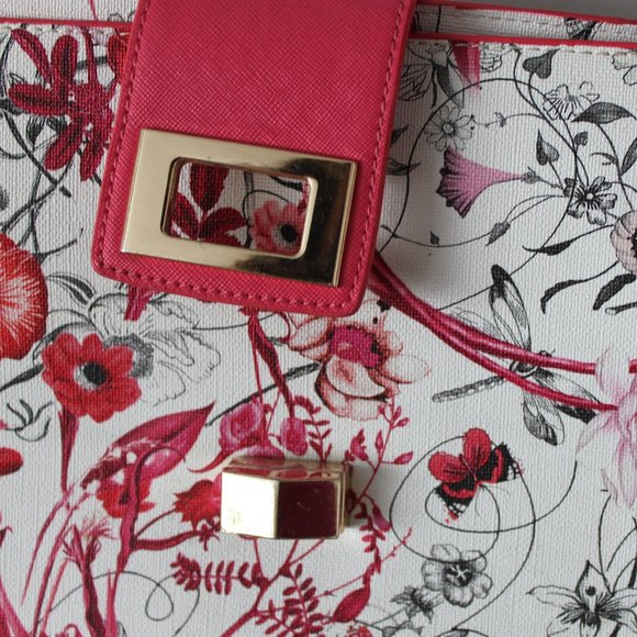 Pink House Floral Clutch - Picture 5 of 5